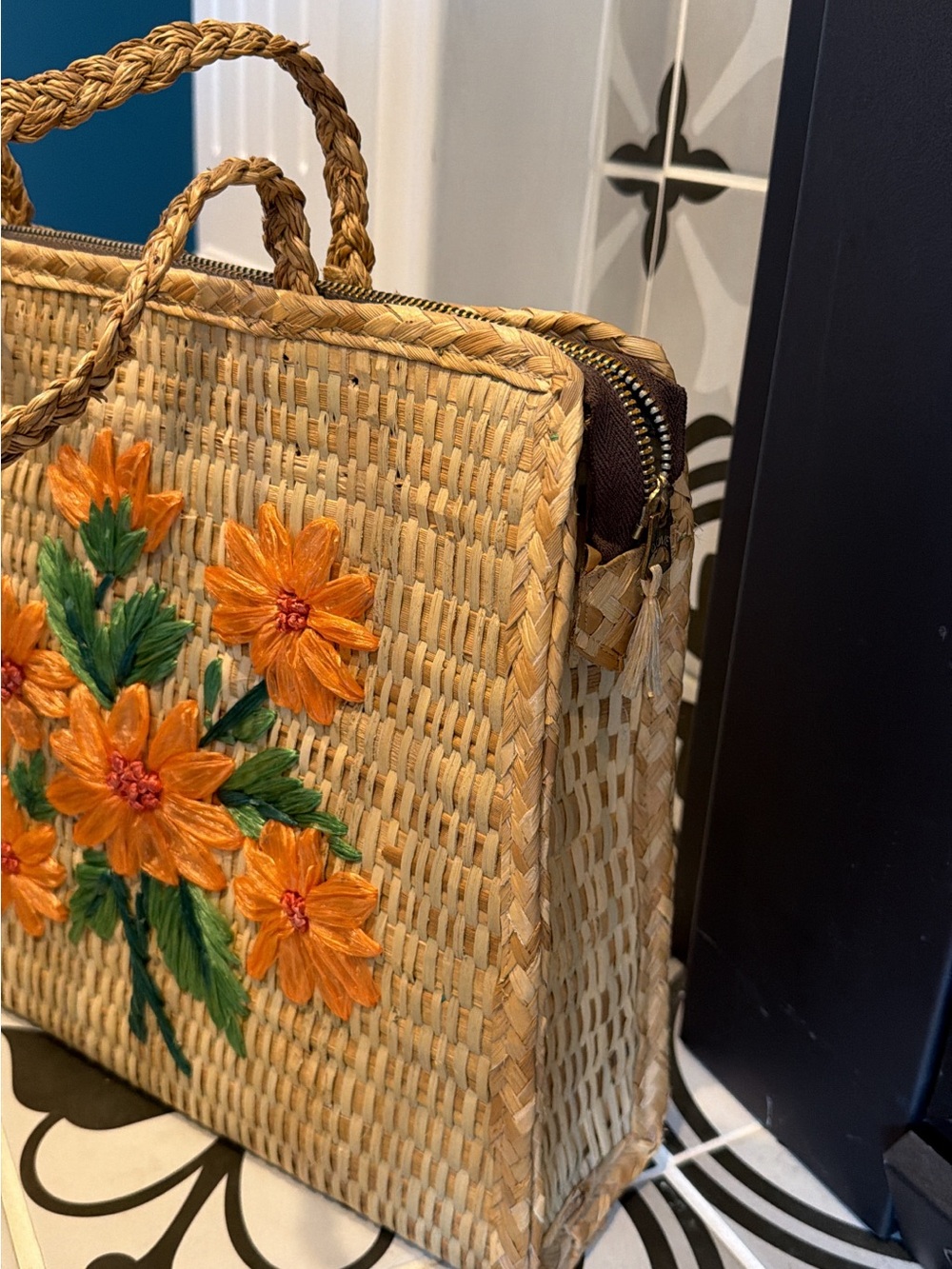 Pristine Vintage 1960s Woven Straw & Raffia Floral Tote Bag - DOVE Zipper - Picture 2 of 3